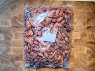 Кнуты Аджика (500 гр.): Миндаль ж/с со вкусом 