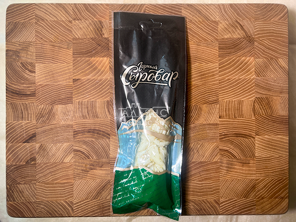 Сыр 100 гр ГОРНЫЙ СЫРОВАР (Косичка с укропом и чесноком) в Луховицах