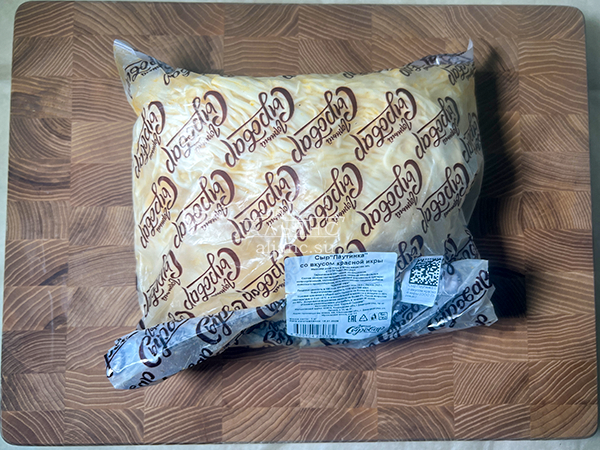 Сыр 1 кг ГОРНЫЙ СЫРОВАР (Паутинка со вкусом красной икры) в Луховицах